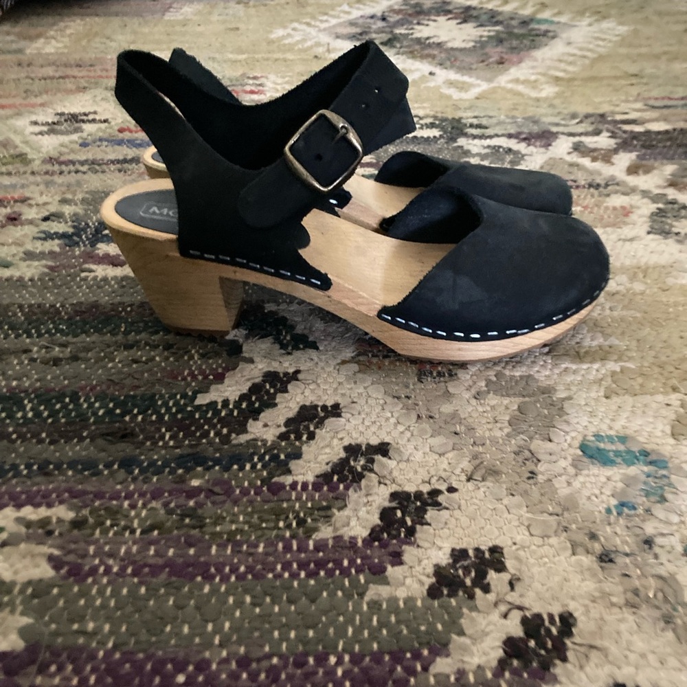 Black Moheda clogs